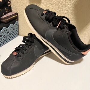 Women’s Nike Sneakers